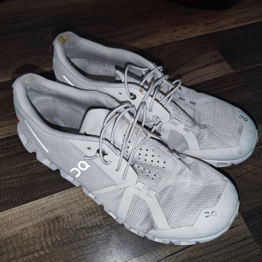 Women's on running on cloud